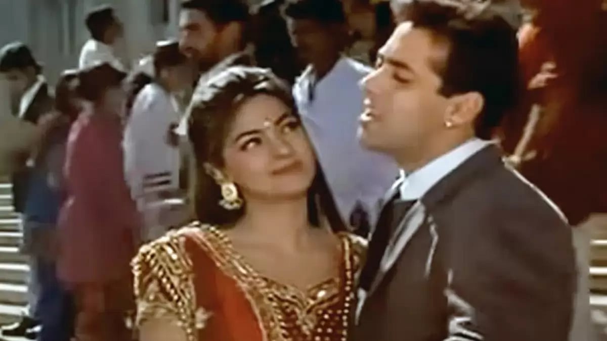 Juhi Chawla and Salman Khan