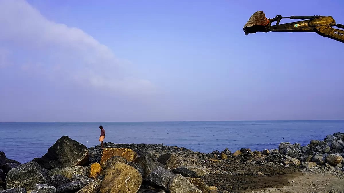 Sea wall in Kerala's Kochi