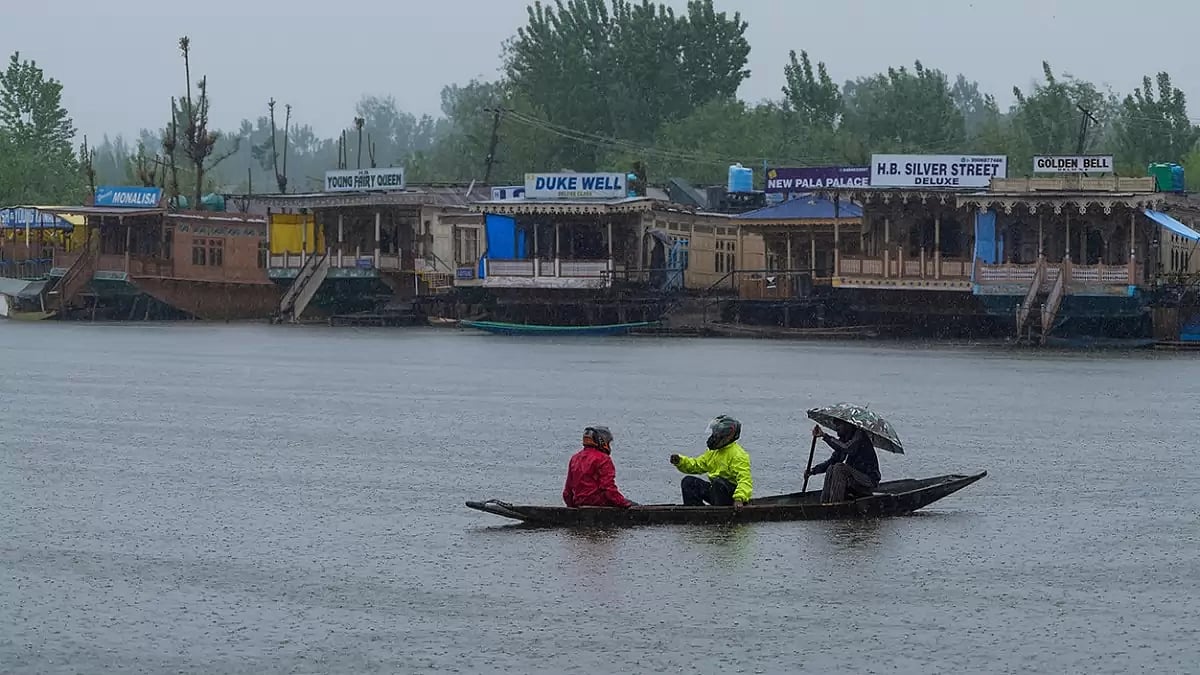 Rains in Srinagar