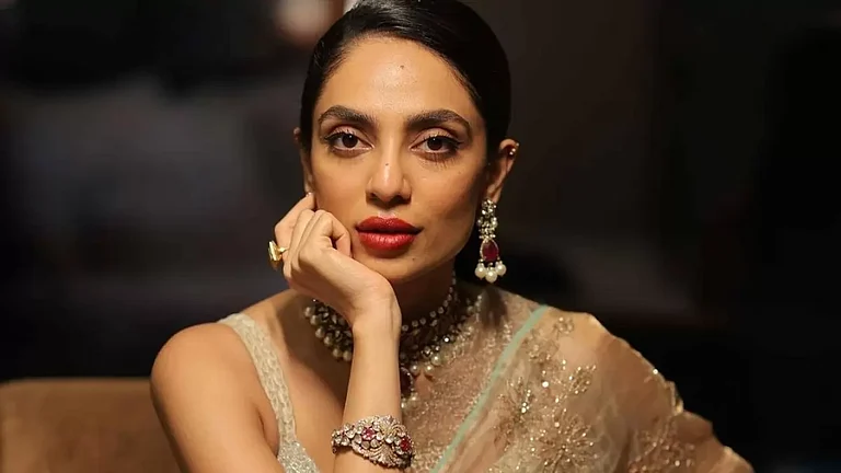 Sobhita Dhulipala - null