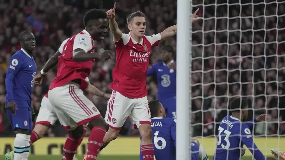 The win puts Arsenal two points above Manchester City atop the standings.