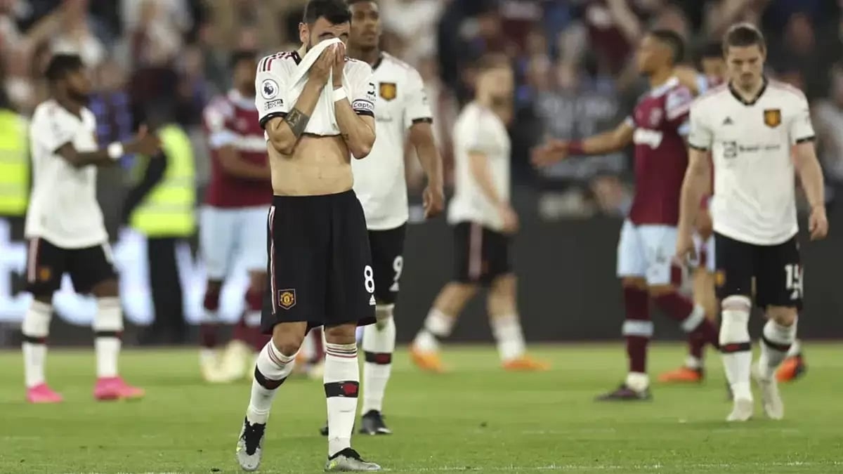 Fourth-placed Manchester United missed the chance to move above Newcastle into third.