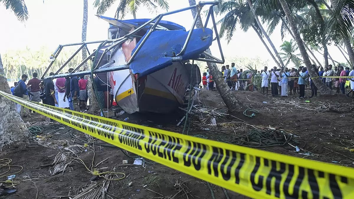 Kerala Houseboat Capsizes