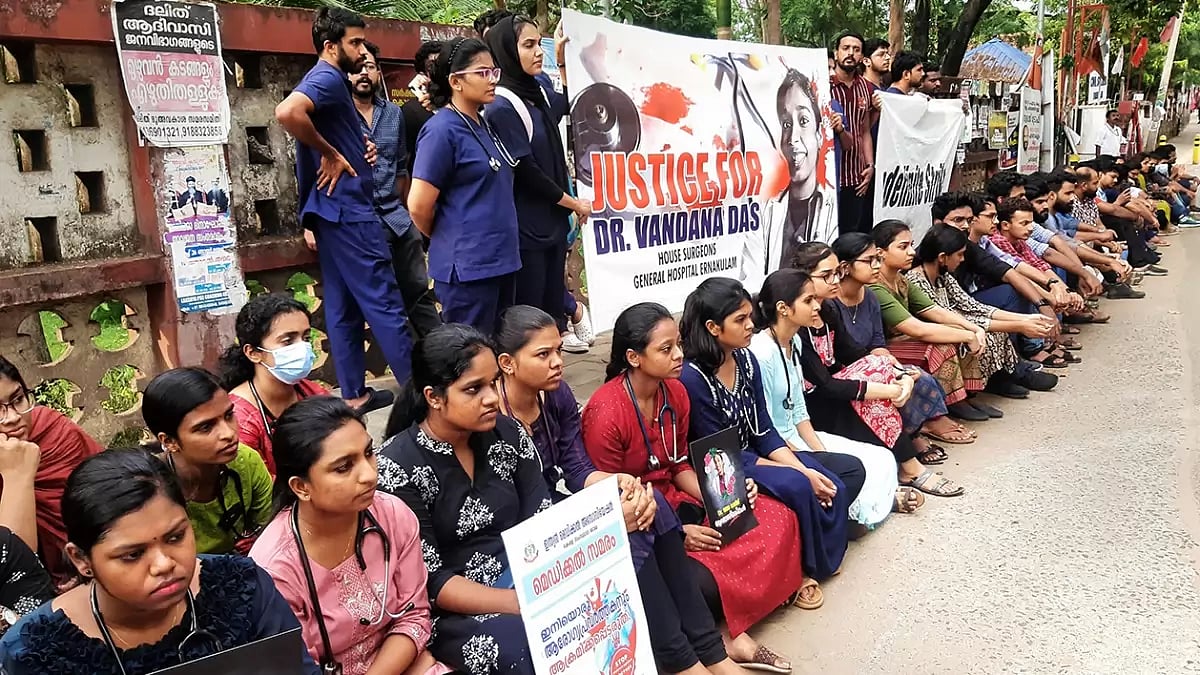 Protest over killing of doctor in Kerala