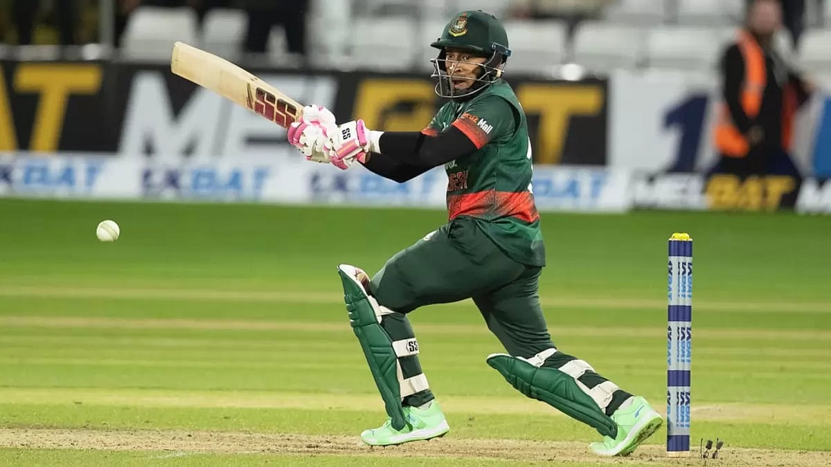 Mushfiqur's 28-ball 36 took Bangladesh over the line against Ireland.