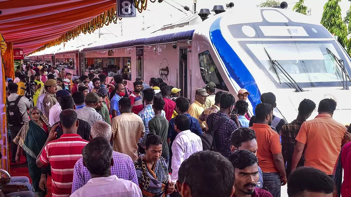 Puri-Howrah Vande Bharat Express