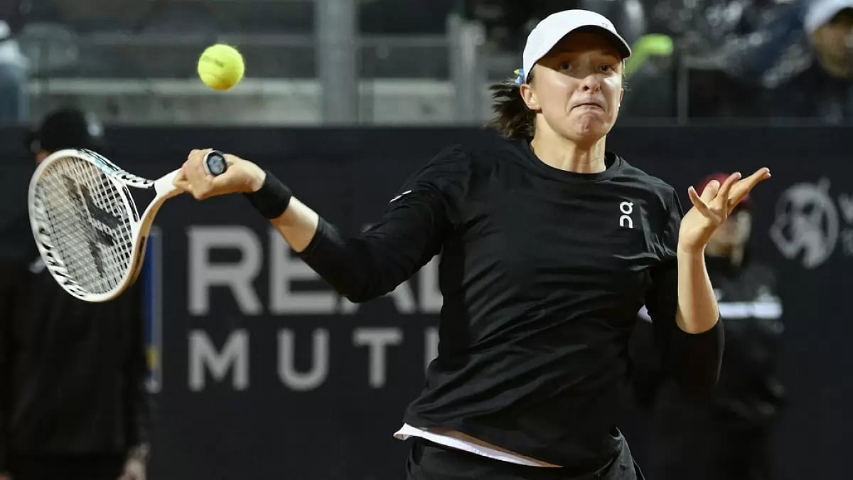 Iga Swiatek Says Thigh Injury ‘Shouldn’t Be Anything Serious’ Ahead Of French Open