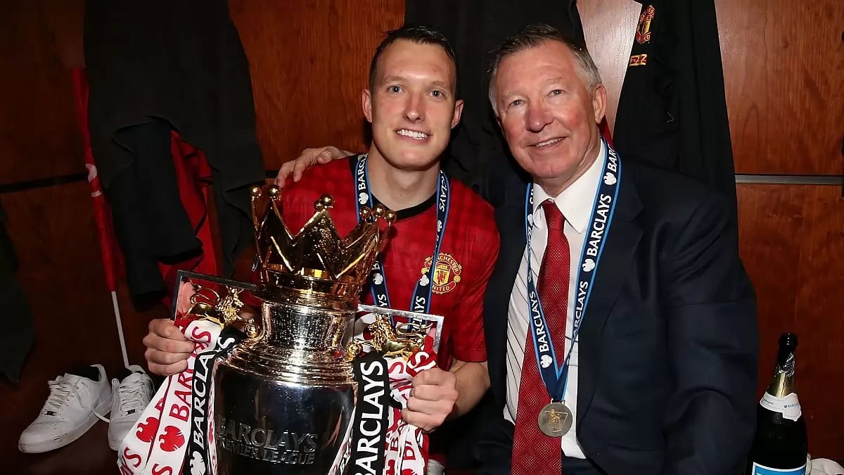 Jones made 229 appearances for United and played 27 times for England.