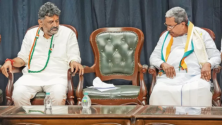 Show of Unity: D K Shivakumar and Siddaramaiah - null