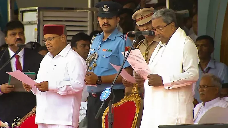 Karnataka: From Rahul Gandhi To Nitish Kumar, Here Are All The Leaders Who Attended Siddaramaiahs Swearing-in