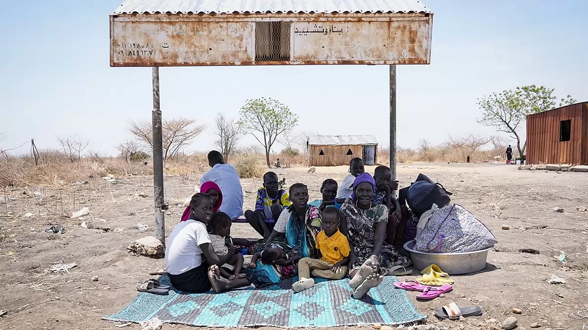 South Sudan Stranded At Border