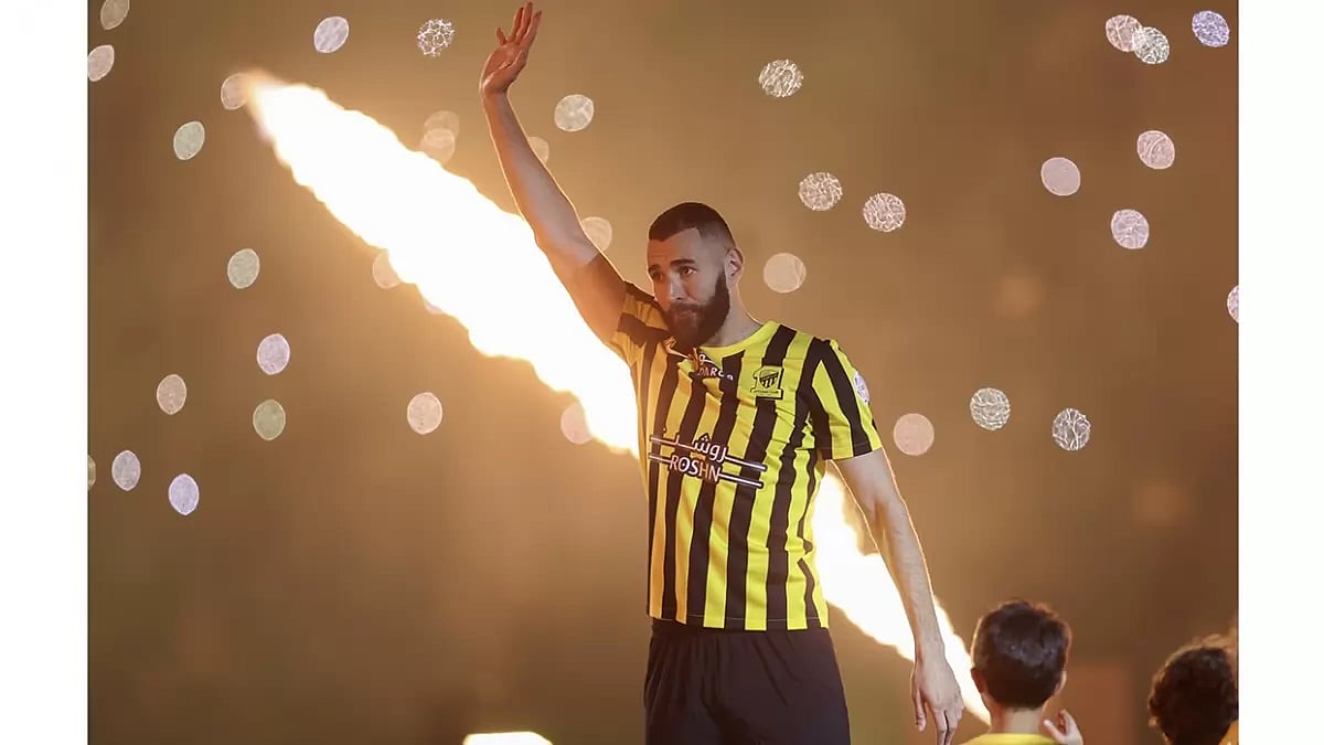 Karim Benzema unveiled as Al-Ittihad player to a rapturous applause.