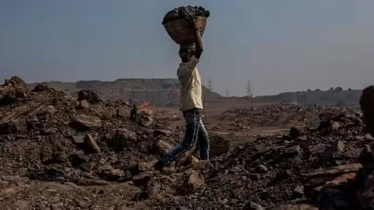 Illegal coal mine collapse
