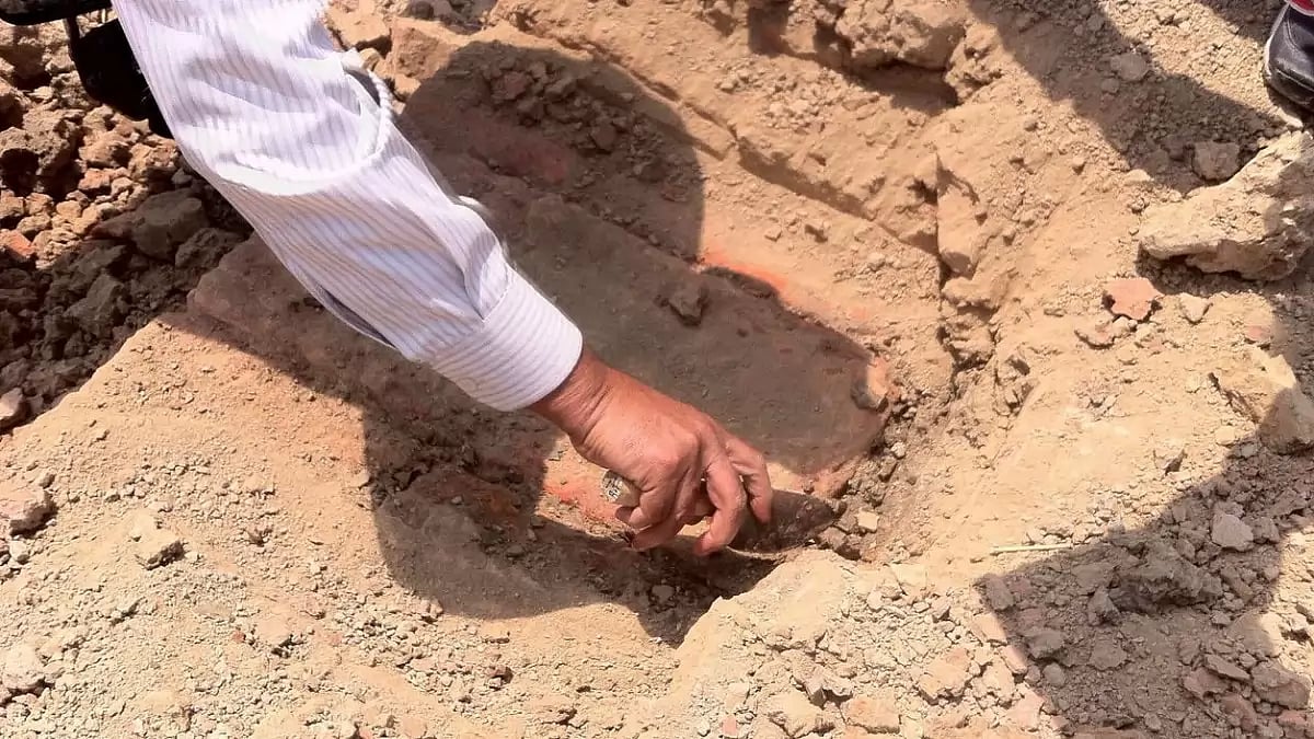 The discovered site being investigated at Nibi Shana
