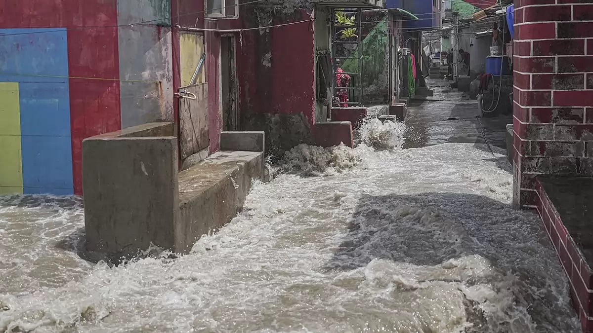 Cyclone Biparjoy: High Tide in Mumbai