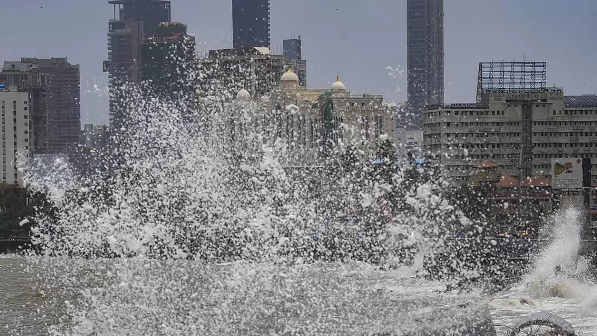 Cyclone Biparjoy: High Tide in Mumbai