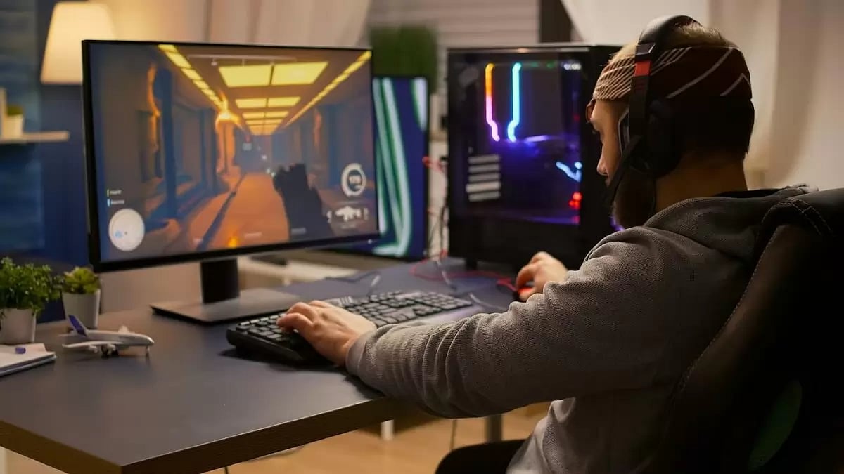 Strategies To Improve Your Competitive Edge In Online Gaming