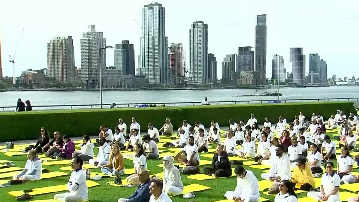 People gathered at UN HQ for Modi-led Yoga event
