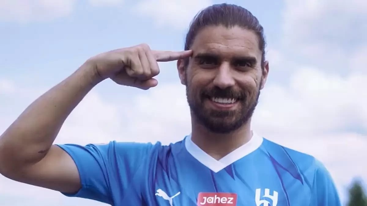 Neves scored 30 goals in 253 appearances during six seasons with the Wolves.