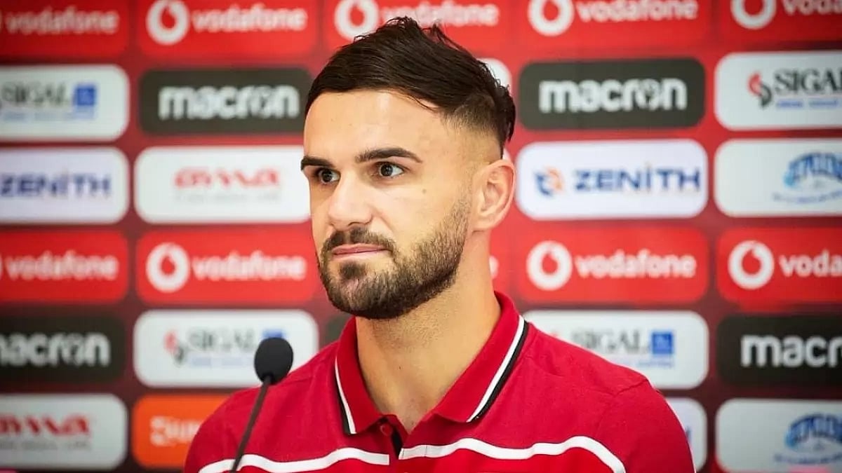Sadiku has played 38 matches for Albania, scoring 12 goals. - null