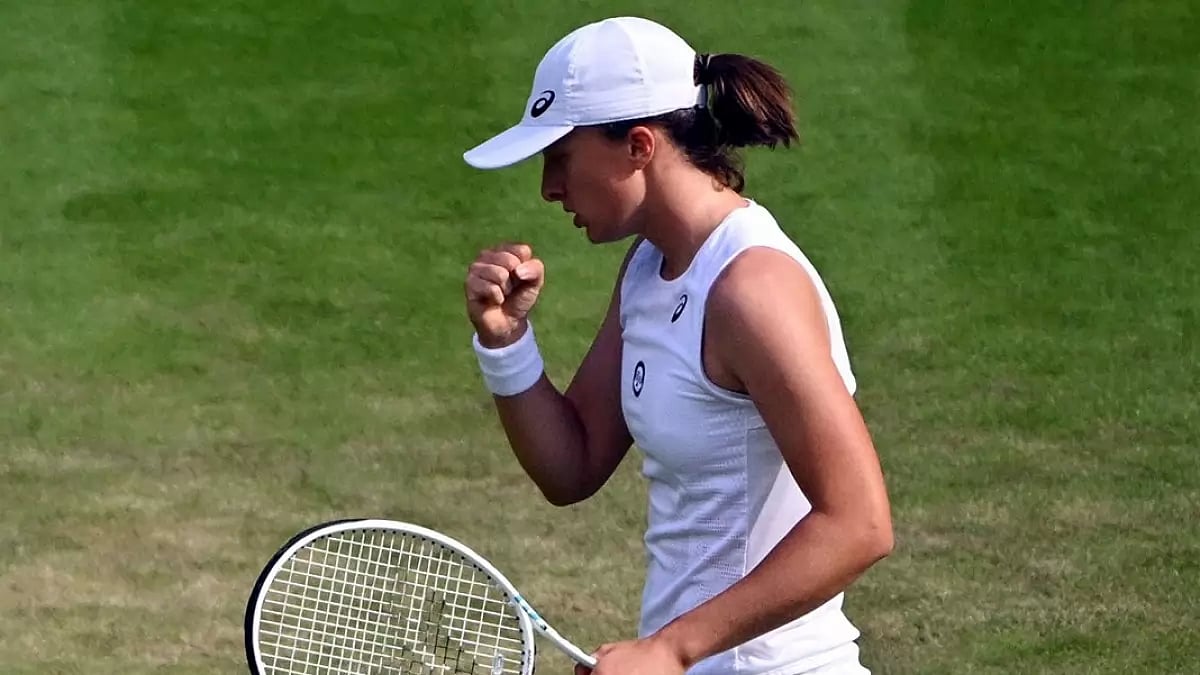 Swiatek won the 2018 junior championship at Wimbledon.