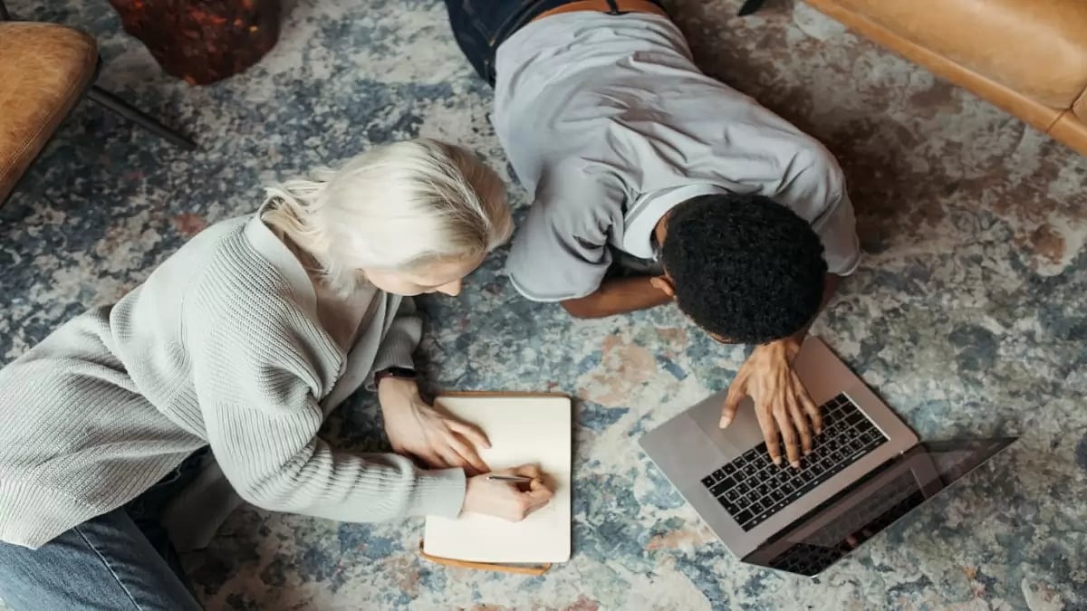 Best AI Essay Generators