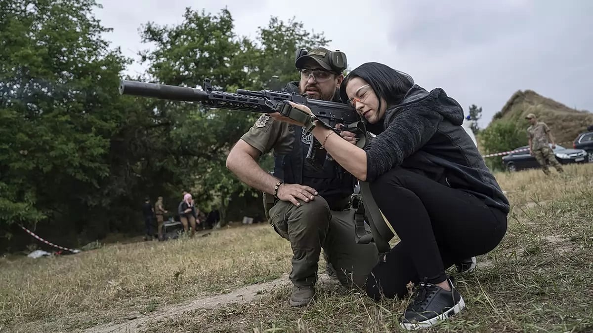 Russia Ukraine War Civilian Training
