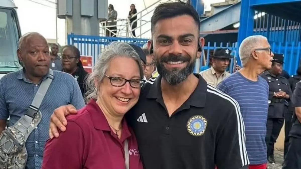 Joshua da silva's mother (left) with Virat Kohli