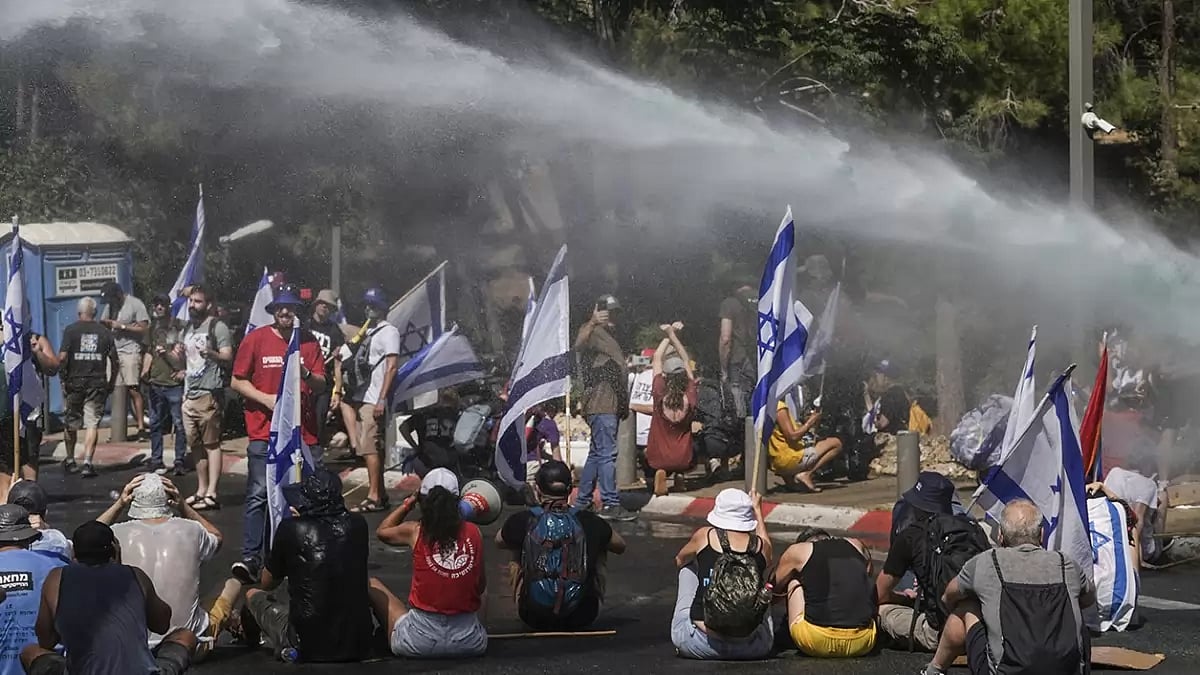 Israel protest against PM Benjamin Netanyahus 