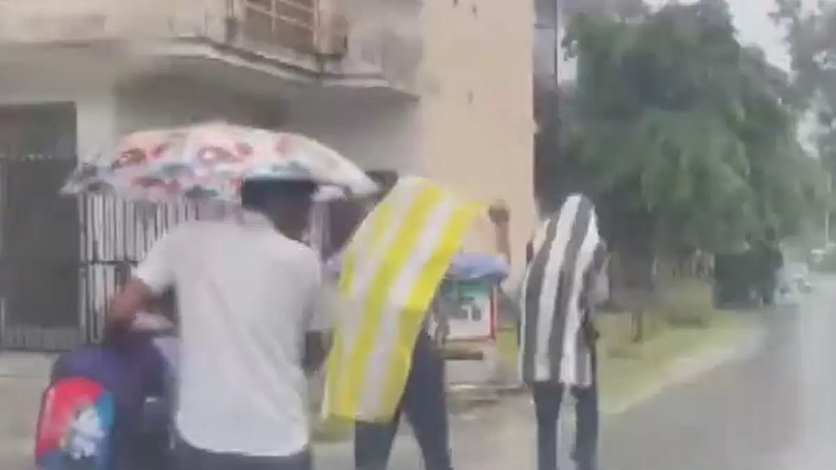 Heavy rain lashes Delhi along with parts of Noida and Ghaziabad. 