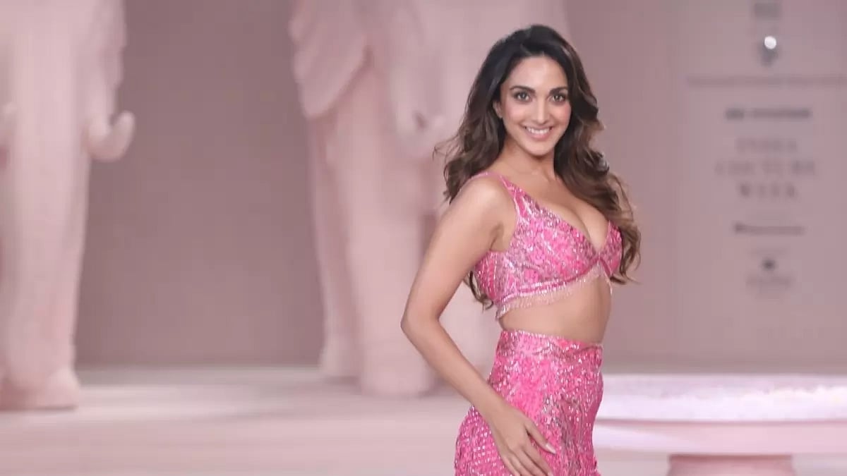Kiara Advani walks the ramp at ICW 2023