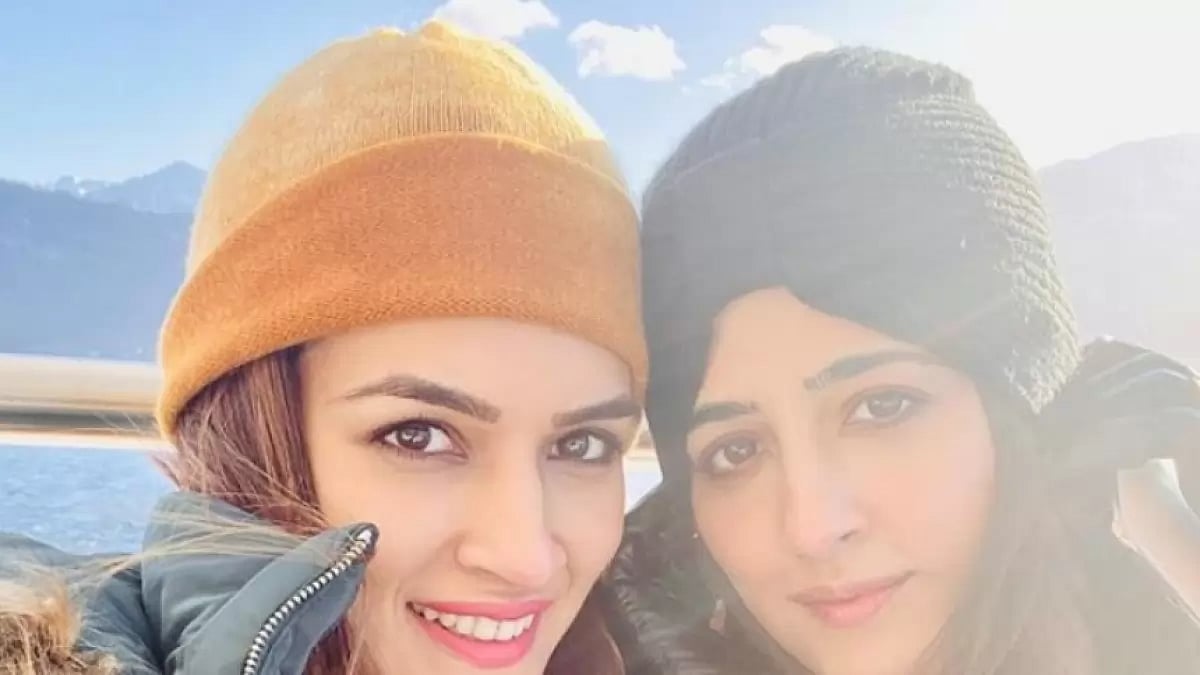 Kriti Sanon, Nupur Sanon