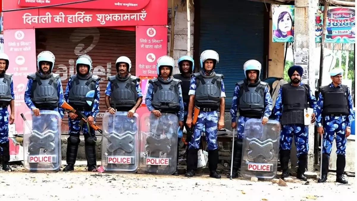 CRPF Officers posted in Nuh after a Hindu mob attacked, burned and vandalized Muslim shops on August