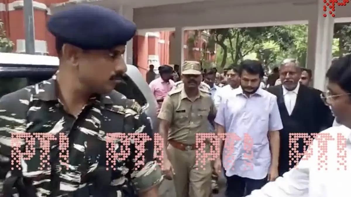 Tamil Nadu minister V Senthil Balaji being taken to Pulhal Central Prison