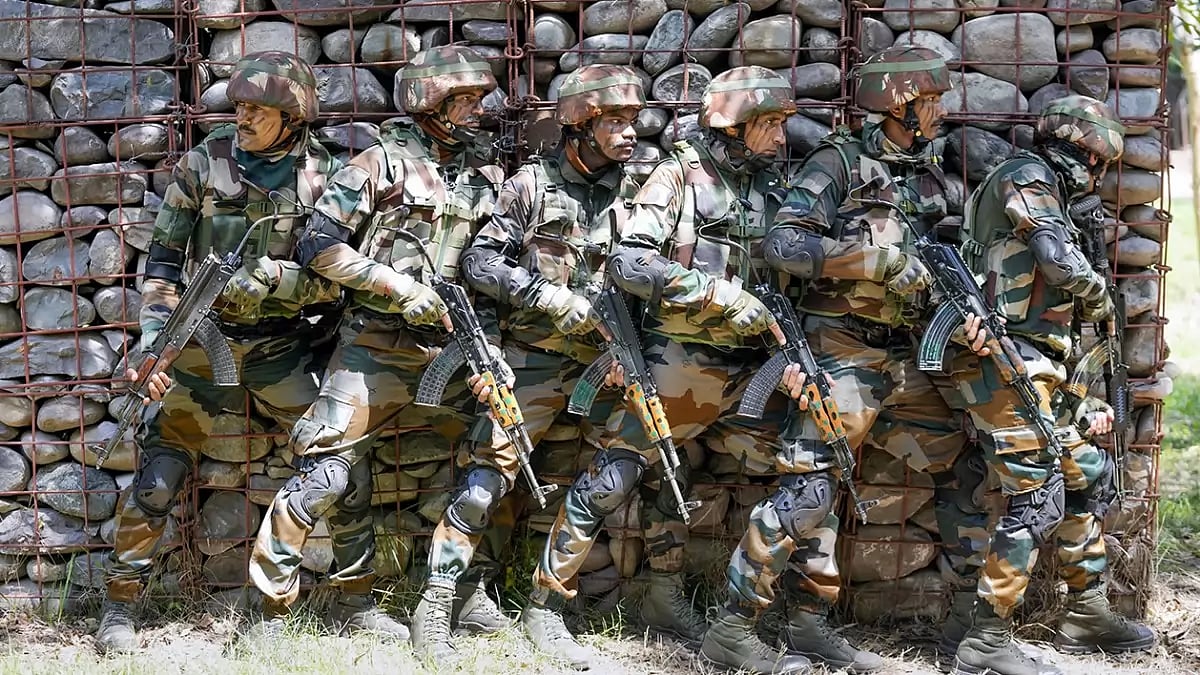  Indian army soldiers at Poonch sector