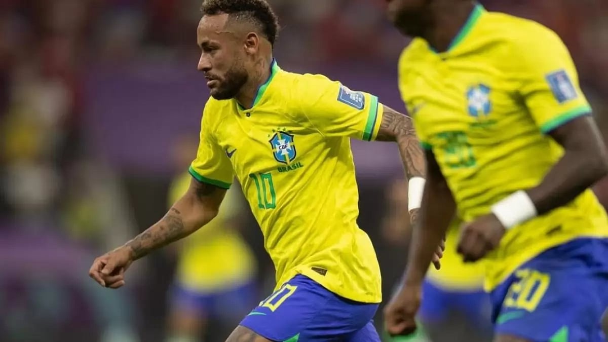  Neymar playing for Brazil