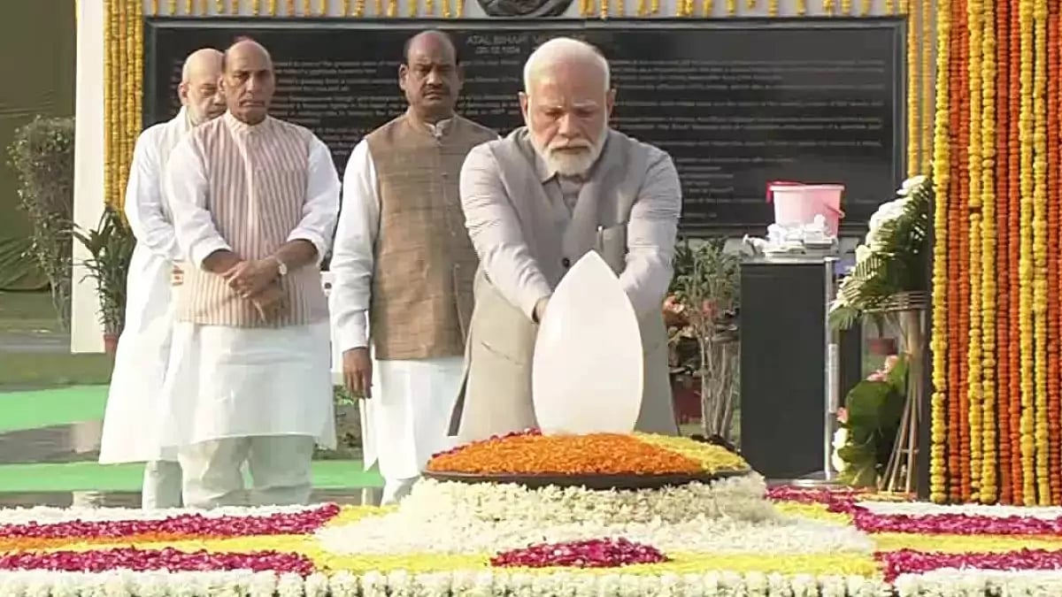 Prime Minister Narendra Modi paid floral tribute to former PM Atal Bihari Vajpayee