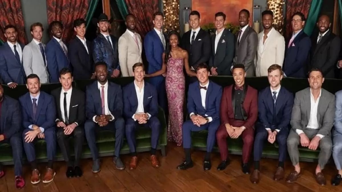 Charity Lawson with all the contestants