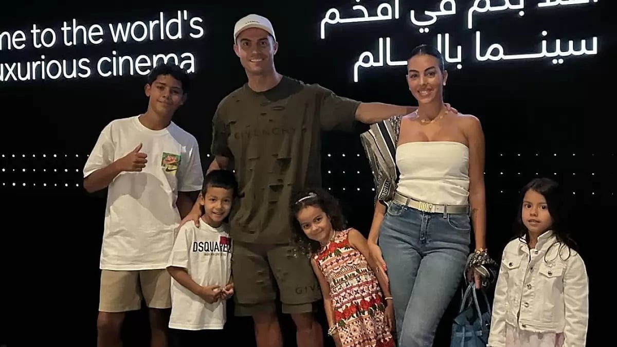 Georgina Rodriguez Cristiano Ronaldo with their four children