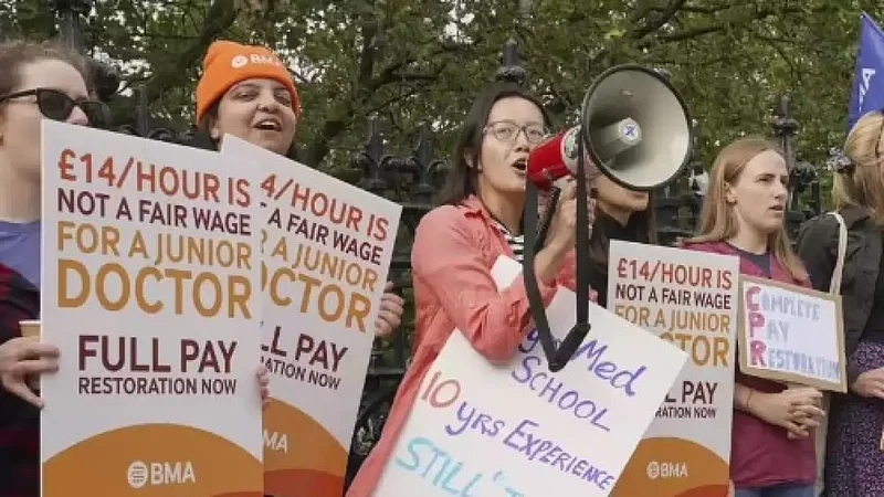 UK: Hospital Services Come To A Standstill As Thousands Of Senior Doctors Strike Again