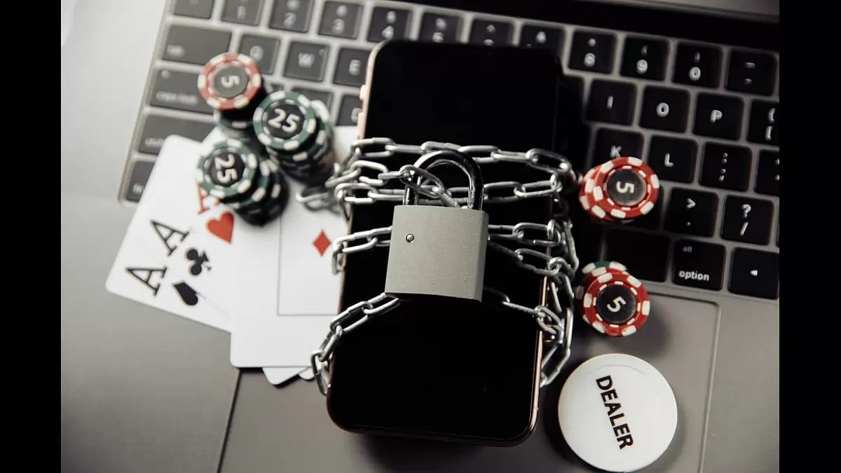  Online Gambling