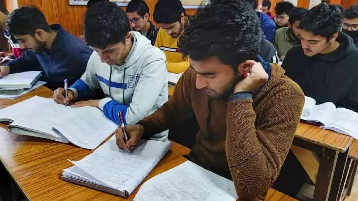 Kota police launches 'Darwaze Pe Dastak' in an attempt at checking student suicides. (Representational Image)