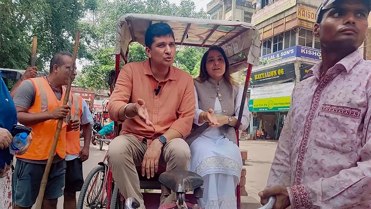 Saurabh Bhardwaj and Shelly Oberoi inspect G20 preparations
