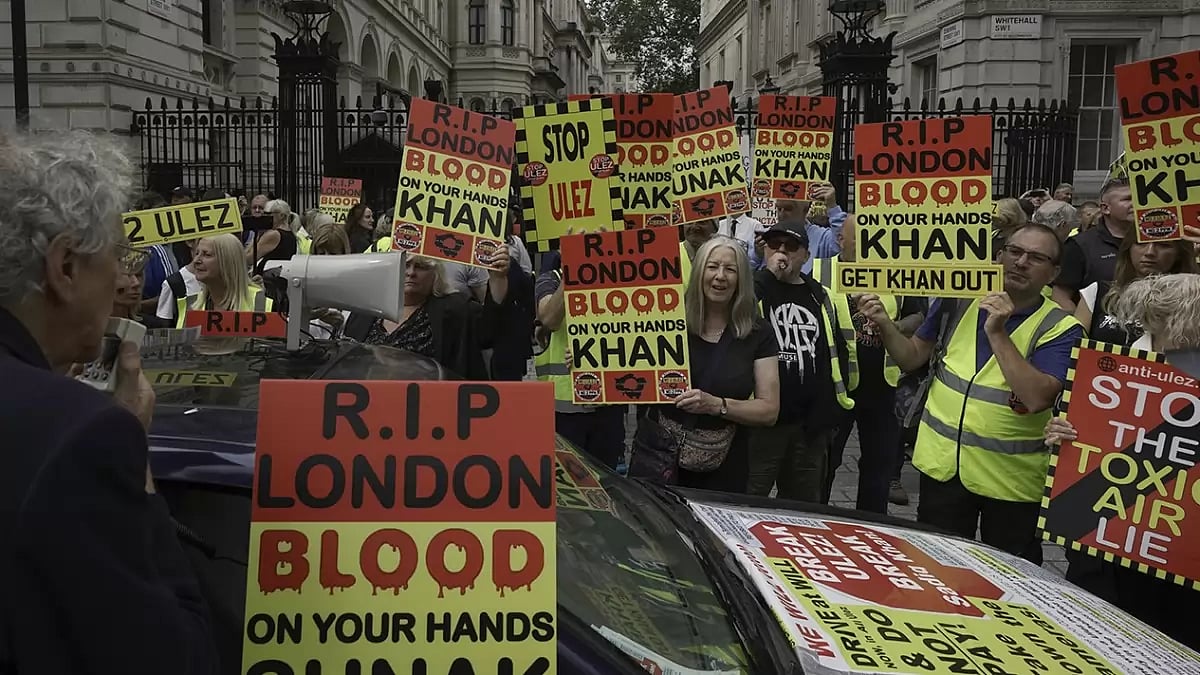 Britain ULEZ Protest