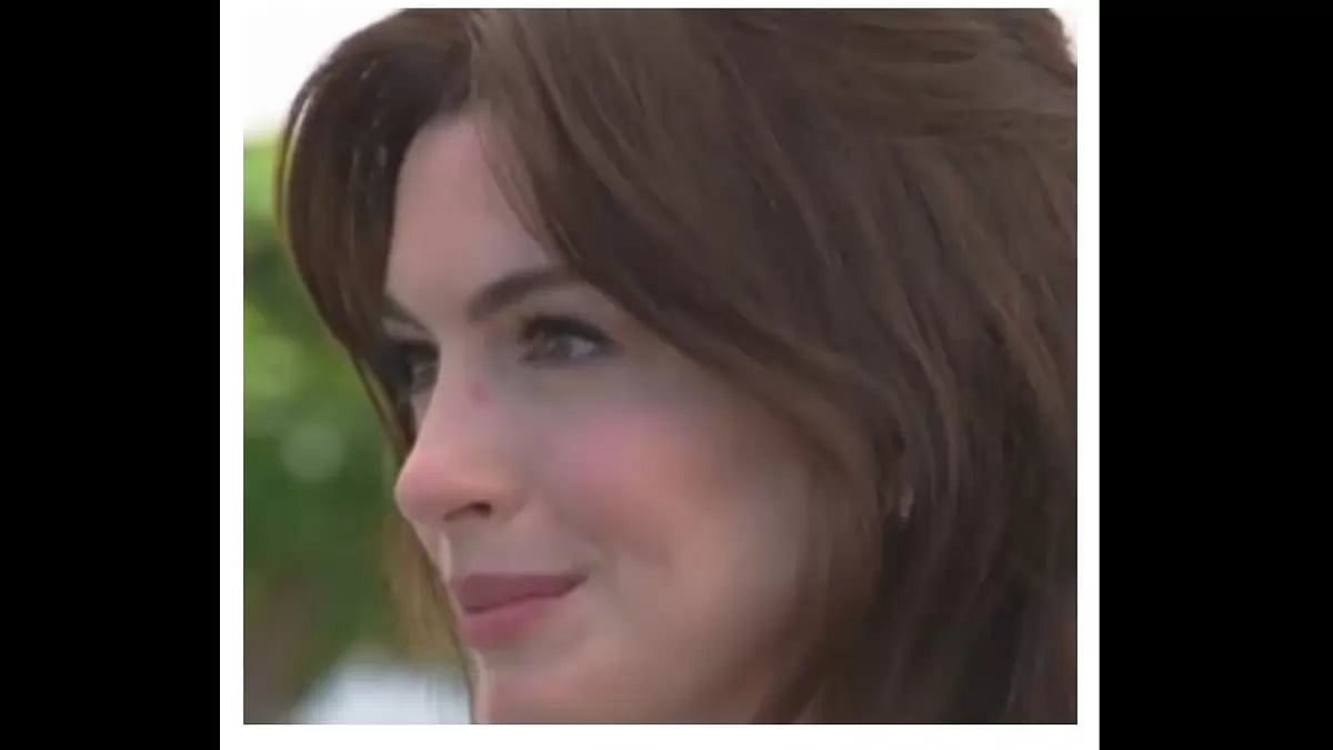 Anne Hathaway  - null