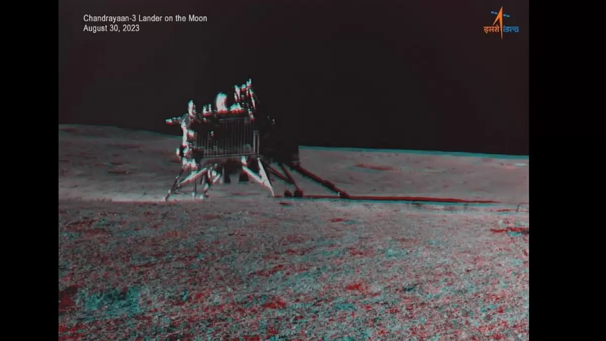Anaglyph image of lunar surface 
