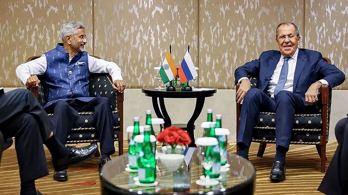 S Jaishankar and Sergey Lavrov at meeting