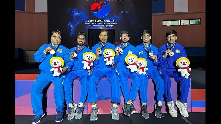 Indian Men's Team posing for photo after settling for Bronze Medal in the Asian TT Championships - null