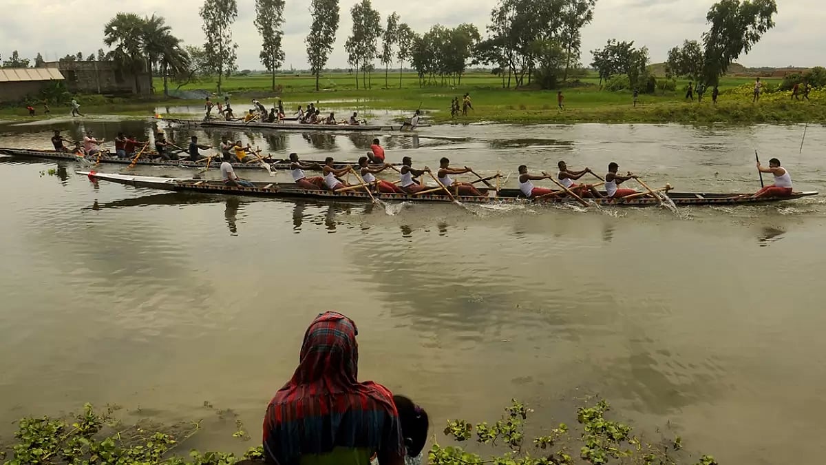 Nauka Baich in Thakrun Canal