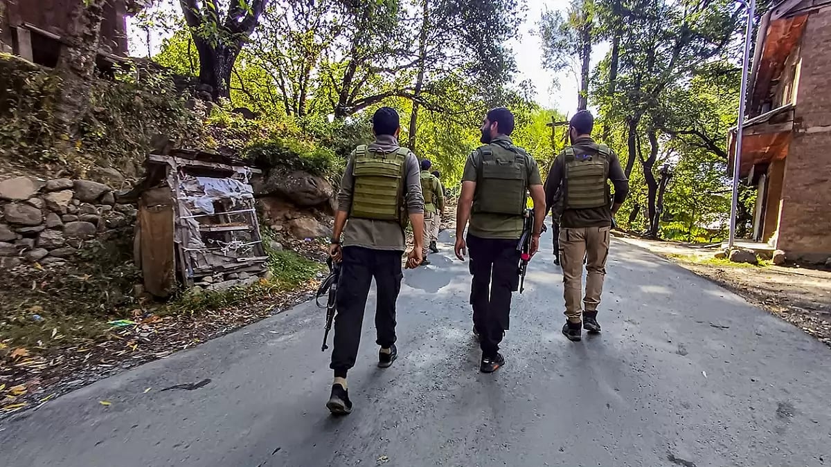 Army Speculates More Terrorists Trapped, Pushes To End Operation In Anantnag As It Enters Day 7
